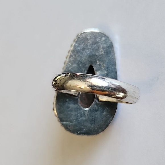 Ring - Picture 2 of 2